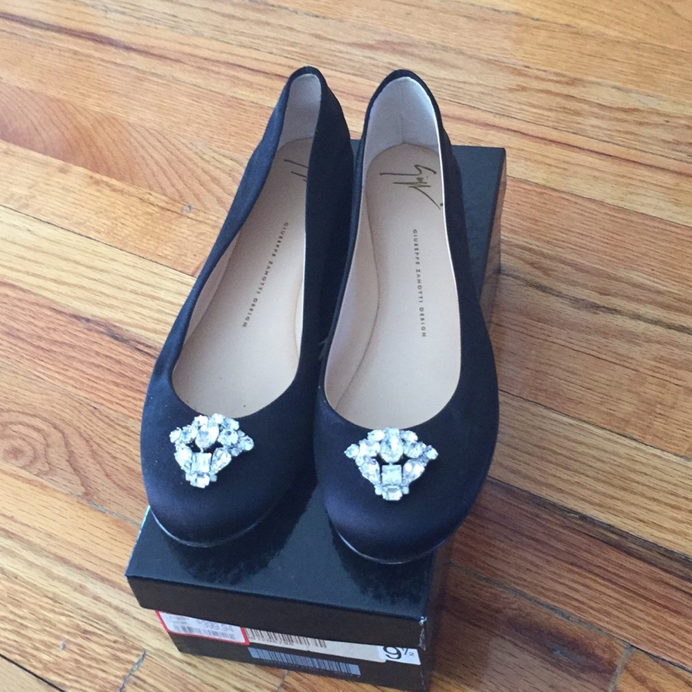 Giuseppe Zanotti brand new flats with box sz 39.5